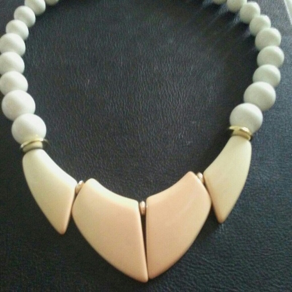 Vintage Plastica funky Necklace - Picture 1 of 7